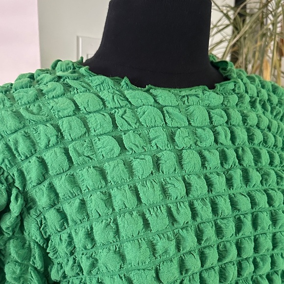 Green Textured Women's Top - Picture 5 of 15